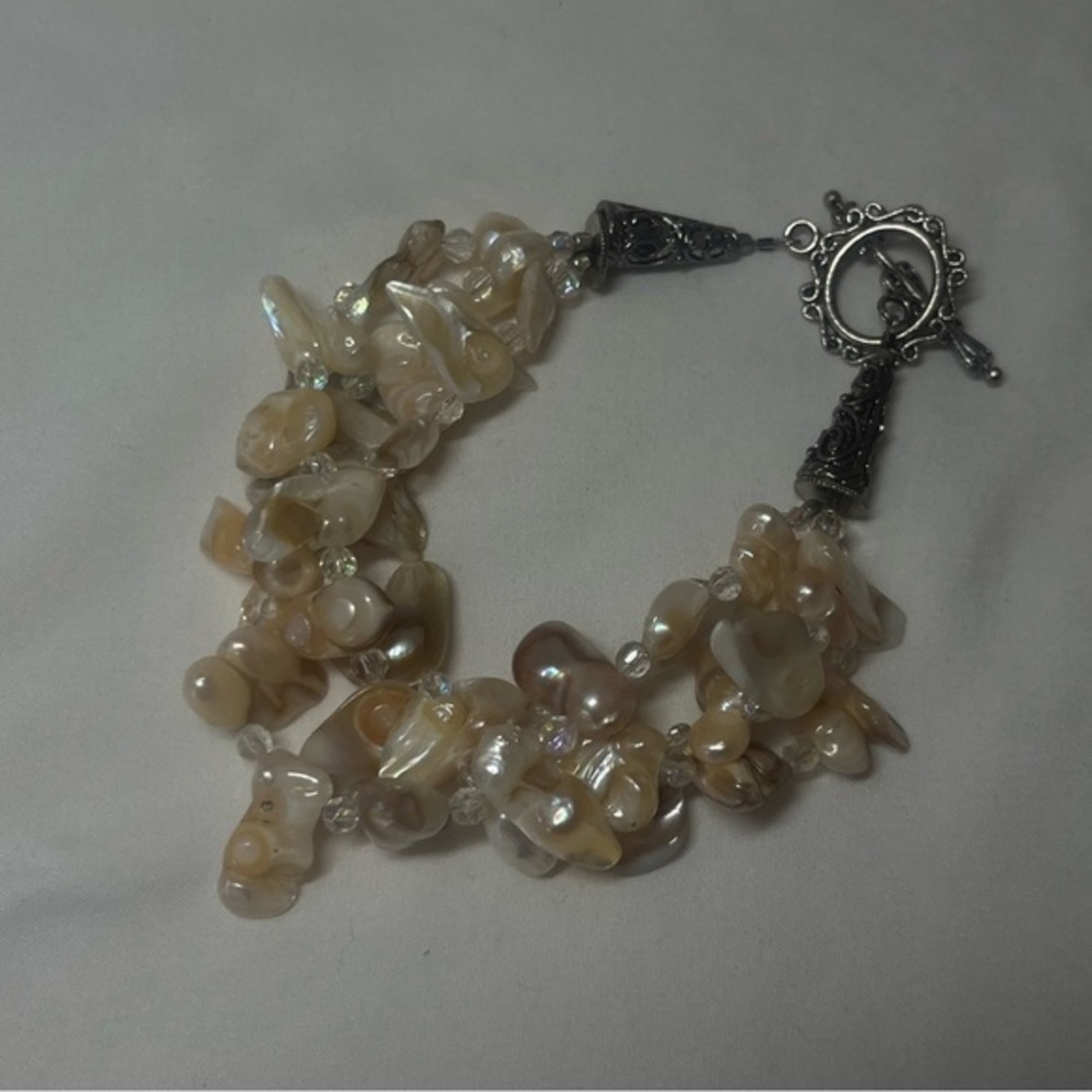 Shell bead bracelet